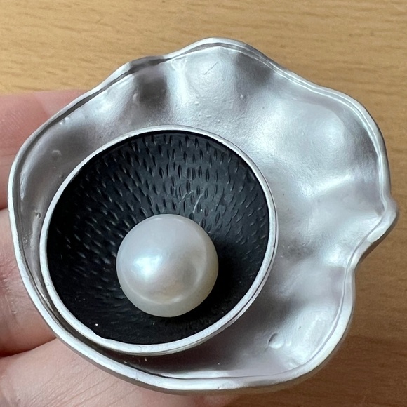 Jewelry - VINTAGE LARGE OVERSIZED MIXED METALS PEARL PENDANT PIN / BROOCH STATEMENT UNIQUE